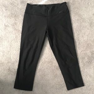 Nike dri-fit crop leggings
